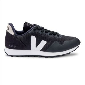 NWT VEJA SDU RT Sneakers Size 39
